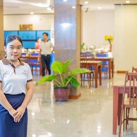 Sisombat Plaza Hotel Vang Vieng Exterior foto