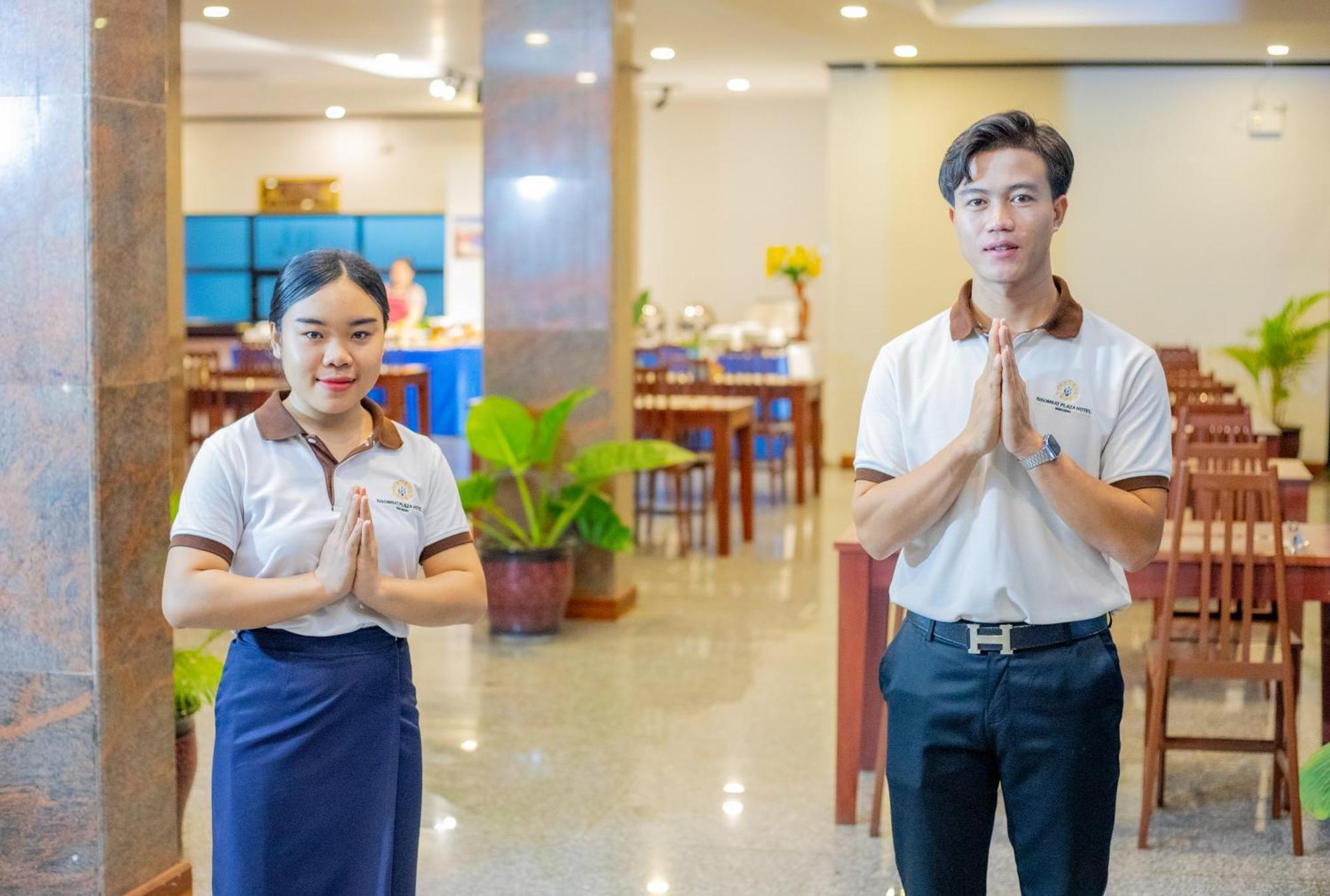 Sisombat Plaza Hotel Vang Vieng Exterior foto
