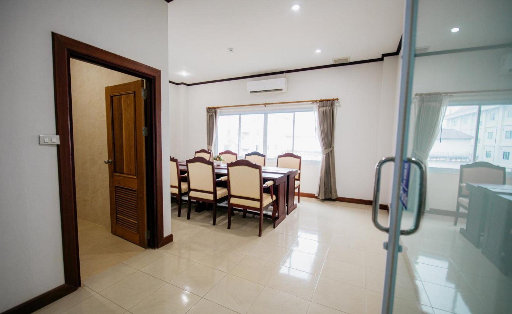 Sisombat Plaza Hotel Vang Vieng Exterior foto