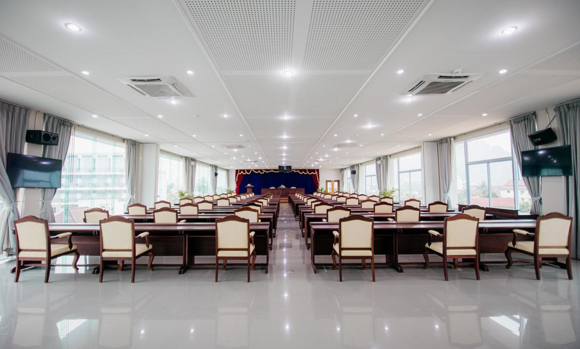 Sisombat Plaza Hotel Vang Vieng Exterior foto