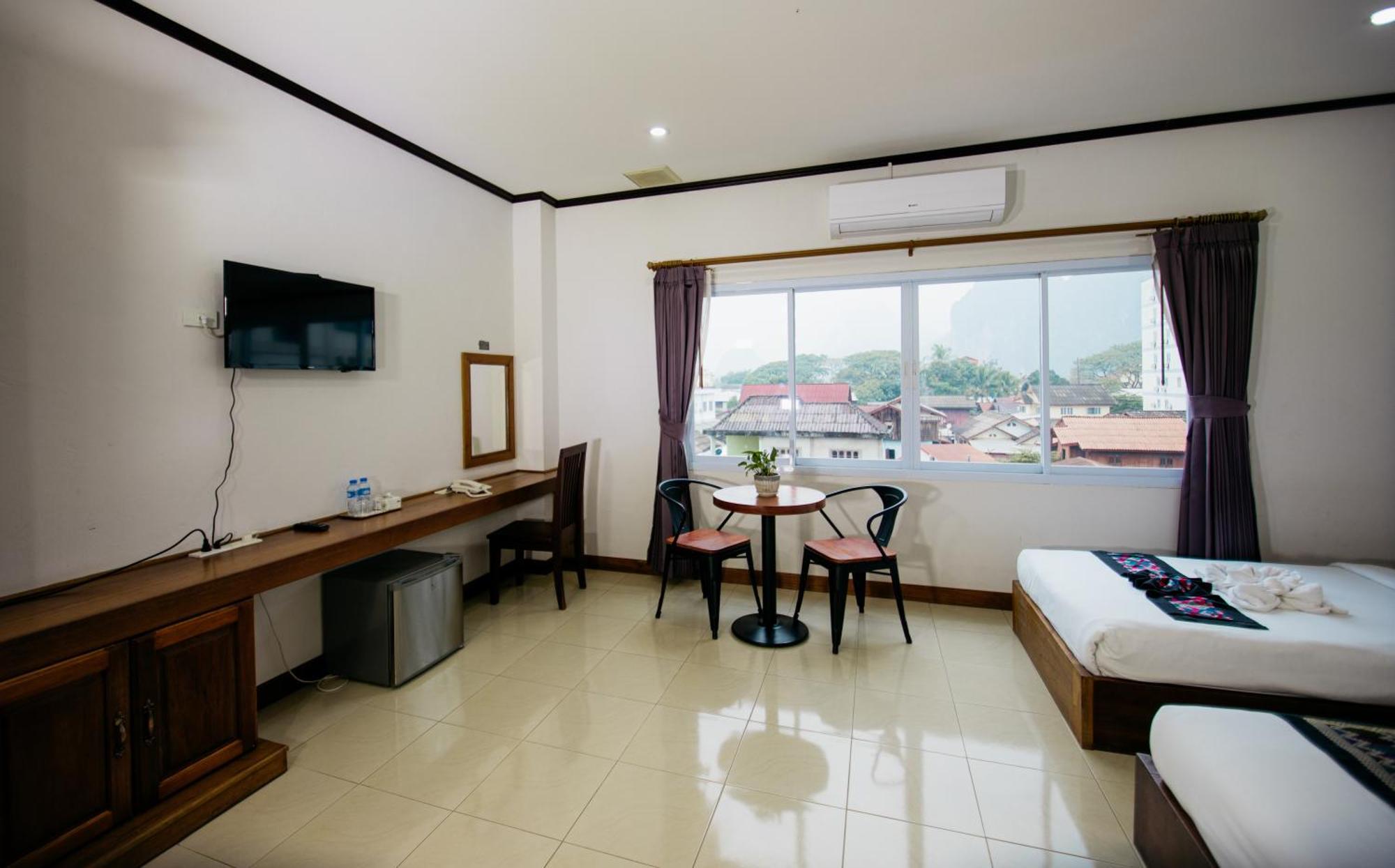 Sisombat Plaza Hotel Vang Vieng Exterior foto