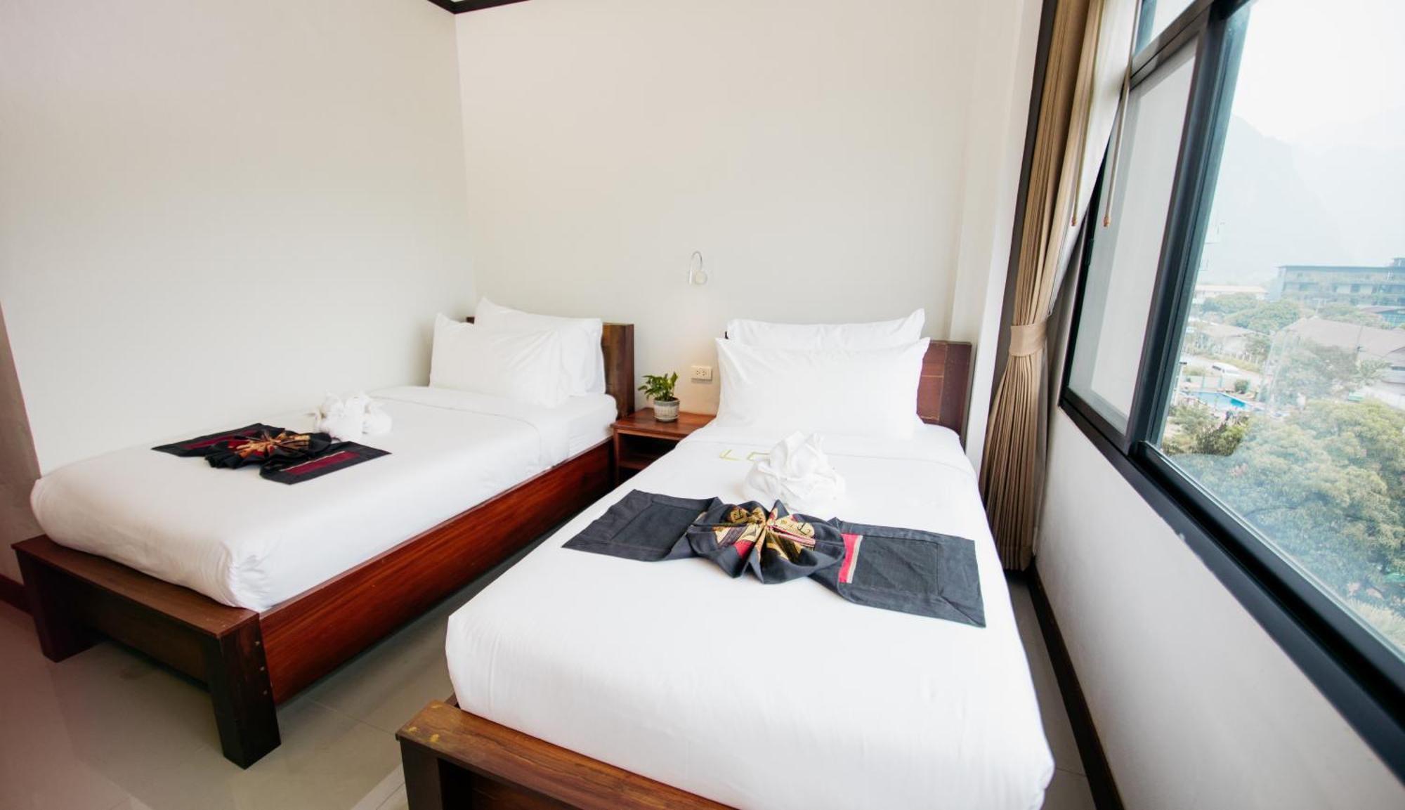 Sisombat Plaza Hotel Vang Vieng Exterior foto