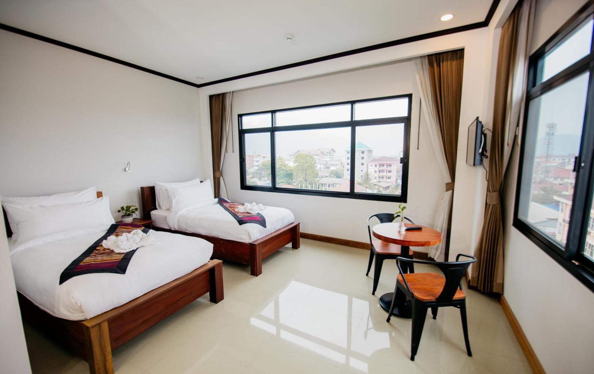 Sisombat Plaza Hotel Vang Vieng Exterior foto
